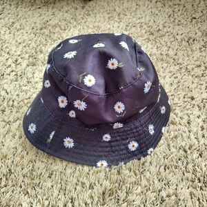 NWT Alice + Olivia Daisy Cap Reversible Bucket Cap White OS Floral Sun Cap
